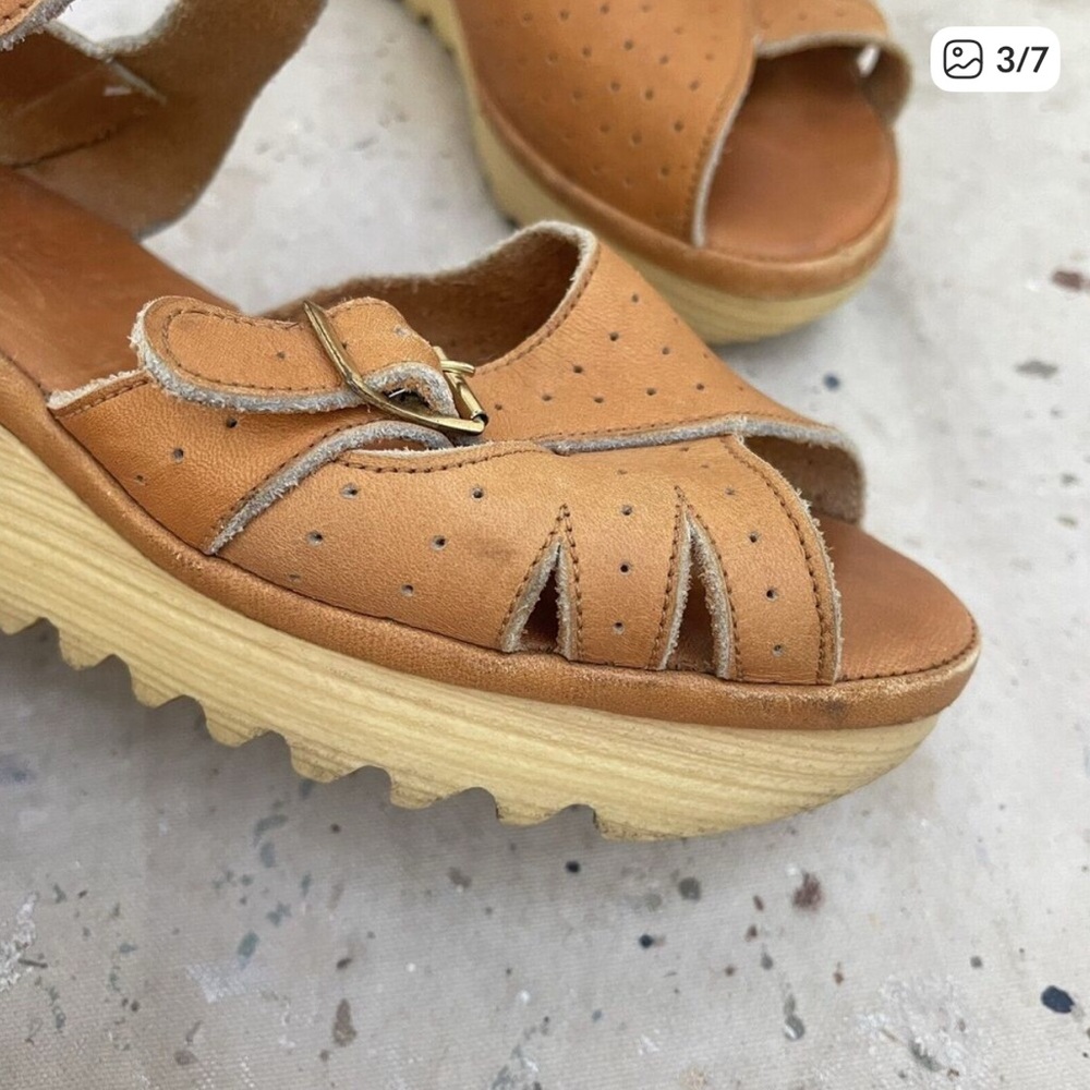 Vintage 70βs Cherokee Tan Leather Wedge Heel Platform Sandals Size 7 - Picture 2 of 6